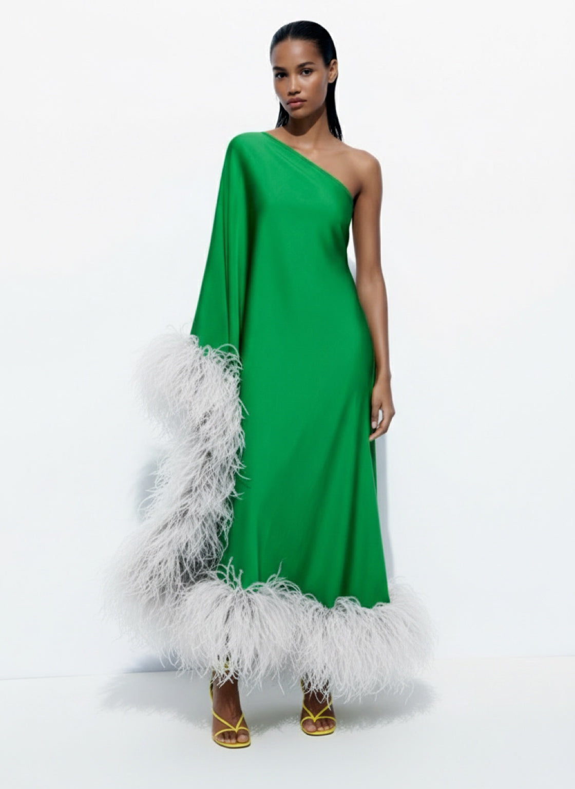 Star Green Dress White Feathers