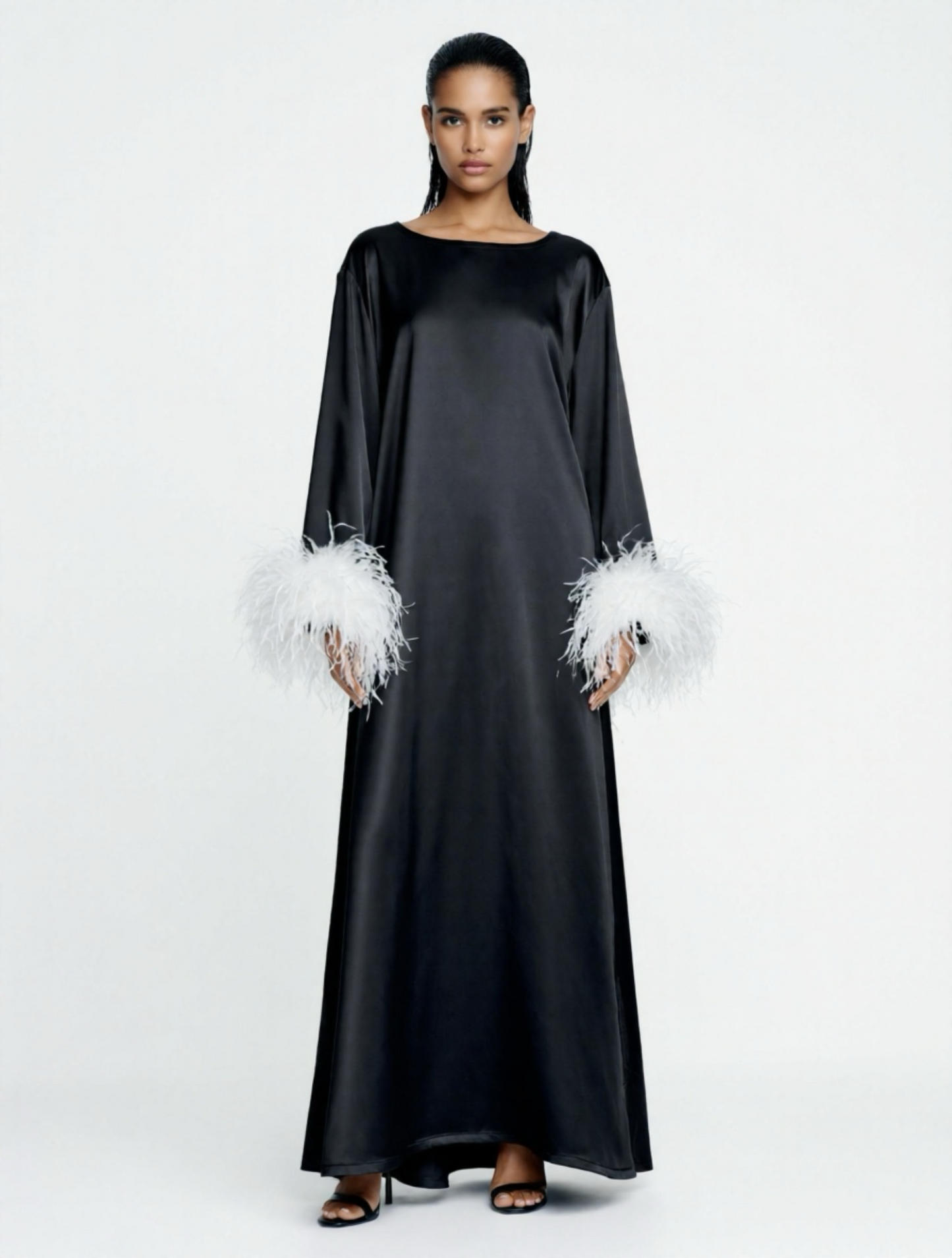 Jess Maxi Maxi Black Party Dress With White Feathers