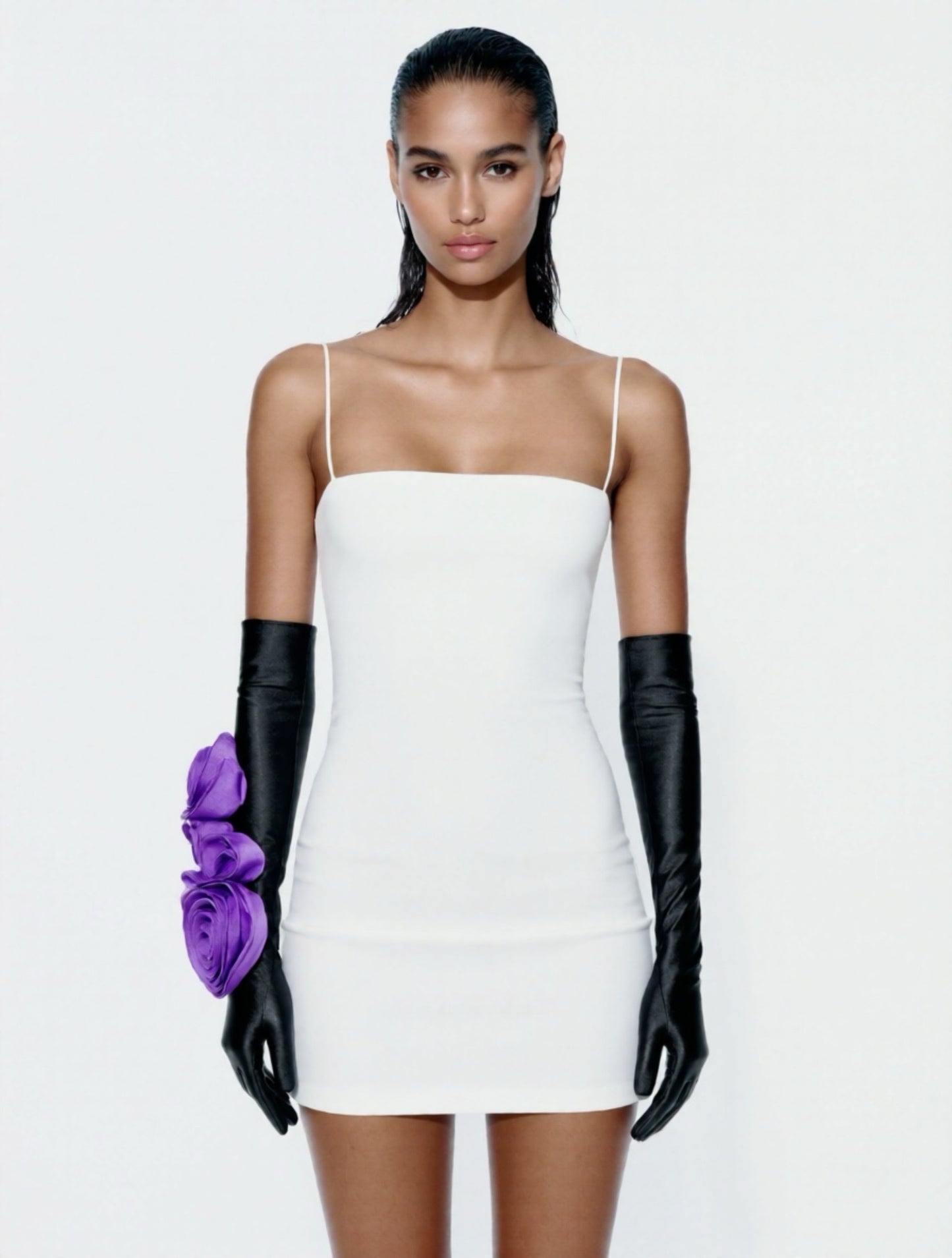 Chic Black Gloves With Purple Roses
